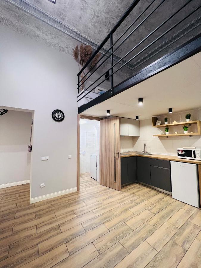 Apartment на троицкой